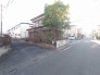 幹線道路から１本入った現地は、想像以上に静かに感じられます。
