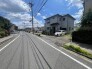 駐車が苦手な方にも嬉しい、前面8.7ｍ道路に面した敷地。
