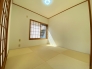 リビングと一体のように使える和室。キッチンからもよく見えます。
