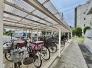 マンション敷地内屋根付き駐輪スペース