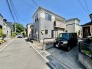幹線道路から１本入った現地は、想像以上に静かに感じられます。

