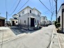 車通りの少ない閑静な住宅地、のびのびした子育てに適します。
