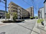 新越谷駅徒歩１３分の近さ。 忙しい朝が助かる立地、 暮らしにゆとりが生まれます。
