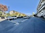 マンション敷地内の駐車スペース