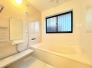 浴室は湿気がたまりやすく、換気扇だけでは心配。。。窓をあければお風呂がカラっと乾きます。
