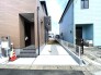セカンドカーにも便利、駐車2台可の敷地。
