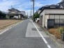 駐車が苦手な方にも嬉しい、前面６ｍ道路に面した敷地。
