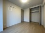 外通路側のお部屋にもエアコンが設置できるように先行配管済みです。