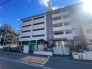 JR土呂駅徒歩12分の近さ。通勤通学に便利で、周辺の生活施設も利用しやすい。
