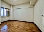 リノベーション工事前。たっぷりの陽光と、心地よい風が舞い込みます。
