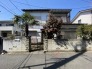 前面道路は歩道も整備され、小さなお子様にも安心です。
