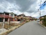 幹線道路から１本入った現地は、想像以上に静かに感じられます。
