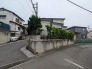 幅員こそやや狭くても、その分交通量が少なくて安心。
