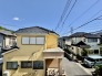 あたりには住宅を中心とした建物が広がります。

