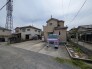 幹線道路から１本入った現地は、想像以上に静かに感じられます。

