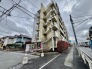 前面道路は歩道も整備され、小さなお子様にも安心です。
