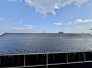 前面の住まいとの距離感があるから、圧迫感を感じません。
