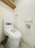 新しくお住まいになる方のことを考えて、トイレも新品に交換しました。

