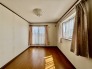 住宅街の２階南向きのお部屋です。日当たりはご覧のとおり。
