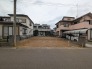 幹線道路から１本入った現地は、想像以上に静かに感じられます。
