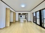 リビングは家具の配置も思いのまま。自由度が高い設計です。
