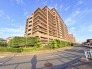 植栽付き、小さい木々でも敷地内に緑があると嬉しいですね。
