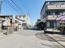 前面道路は歩道も整備され、小さなお子様にも安心です。
