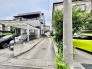 閑静な住宅地で、小さなお子様がいるご家族にも安心。
