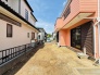 広々とした南庭は、太陽の下のリビングかもしれません。
