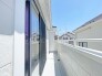 南面に広がるワイドバルコニー、明るい空間でのびのび過ごせるプランです。
