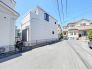 建物東側も道路の為開放感があります