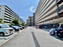 マンション敷地内の駐車スペース