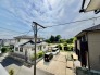 低層住居専用地域ならではのベランダの光景。辺りには高い建物がありません。
