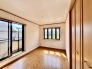 リフォーム工事前。住宅街の２階南向きのお部屋です。日当たりはご覧のとおり。
