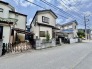 車通りの少ない閑静な住宅地、のびのびした子育てに適します。

