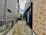 広々とした南庭は、太陽の下のリビングかもしれません。
