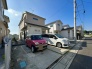 車通りの少ない閑静な住宅地、のびのびした子育てに適します。

