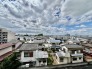 前面の住まいとの距離感があるから、圧迫感を感じません。
