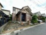幹線道路から１本入った現地は、想像以上に静かに感じられます。
