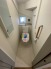 もちろんウォシュレット機能付き。憩いの場としてひそかに注目度の高いお手洗いにもご注目ください。
