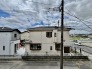 前面の住まいとの距離感があるから、圧迫感を感じません。
