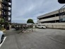 マンション敷地内の屋根付き駐輪スペース