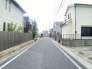 駐車が苦手な方にも嬉しい道路に面した住まい。
