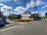 角地につき、開放感に恵まれる住居がここに。
