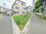 通勤通学に便利で、駅周辺の生活施設も利用しやすいです。
