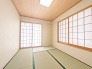 たっぷりの陽光と、心地よい風が舞い込みます。
