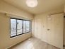 室内空間は明るい色合いで統一しています。

