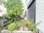 小さなお庭はメンテナンスが楽でちょうど良いかも知れませんね。
