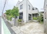 マイカースペースを１台分確保。現地で車幅と共にご確認ください。
