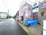 車通りの少ない閑静な住宅地、のびのびした子育てに適します。
